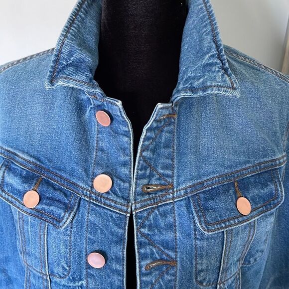 1901 NWOT Crop Denim Jacket ~ Weekend Wash ~ SMALL - Picture 4 of 7